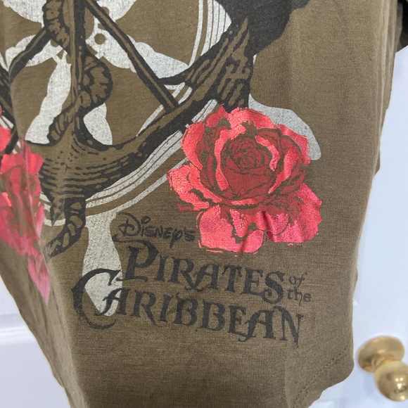 Disney Pirates of the Caribbean Women's Shirt - Picture 5 of 9